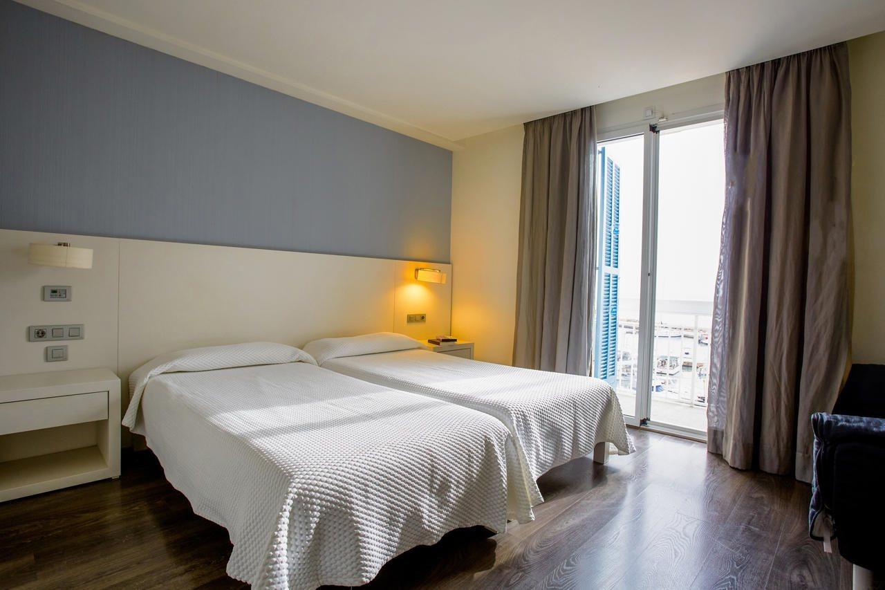 Hotel Cala Bona Exterior photo