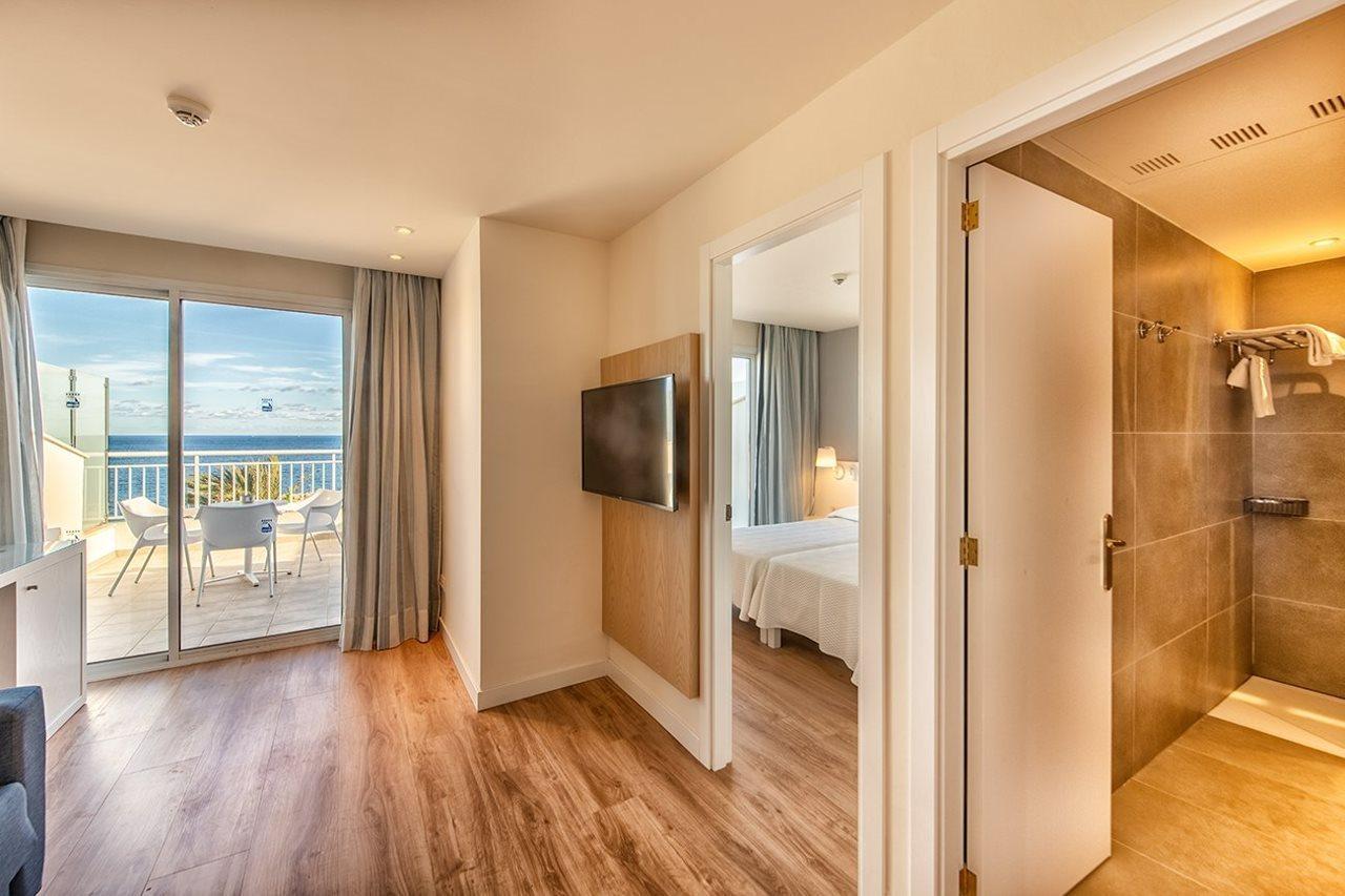 Hotel Cala Bona Exterior photo