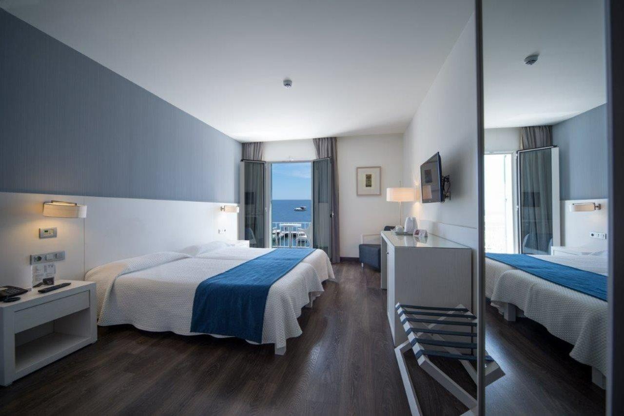Hotel Cala Bona Exterior photo