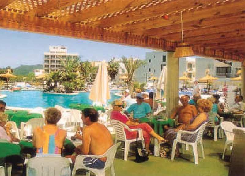 Hotel Cala Bona Exterior photo