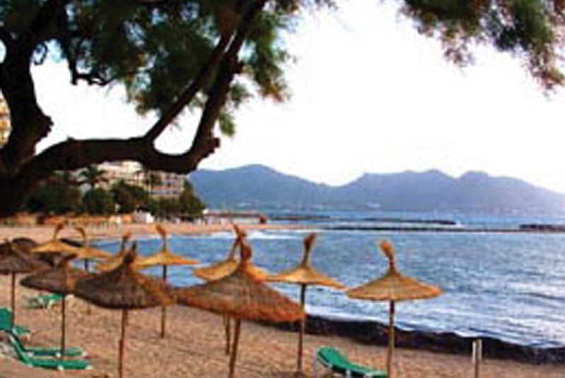 Hotel Cala Bona Exterior photo