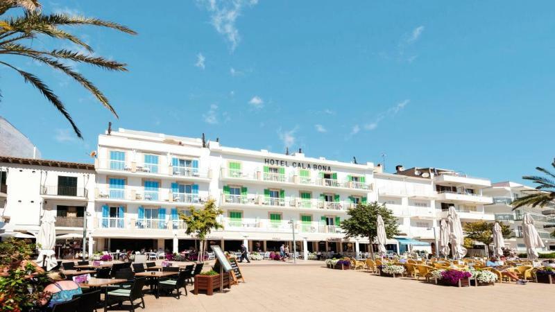 Hotel Cala Bona Exterior photo