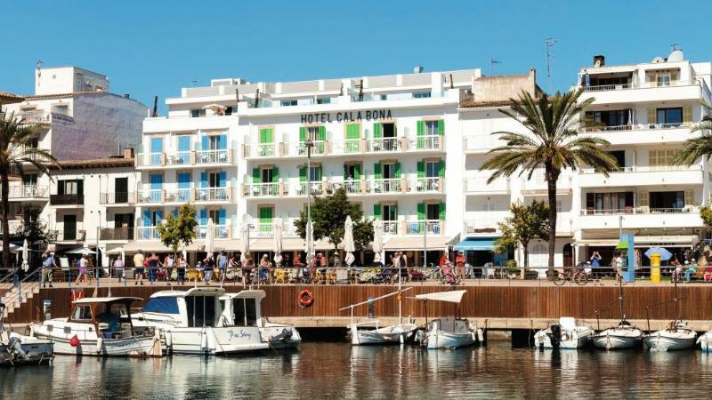 Hotel Cala Bona Exterior photo
