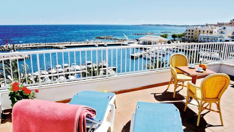 Hotel Cala Bona Exterior photo