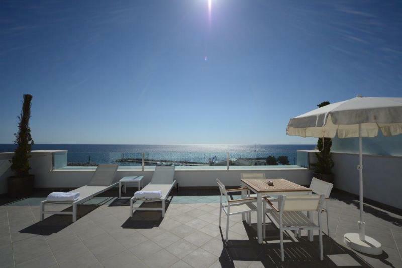 Hotel Cala Bona Exterior photo